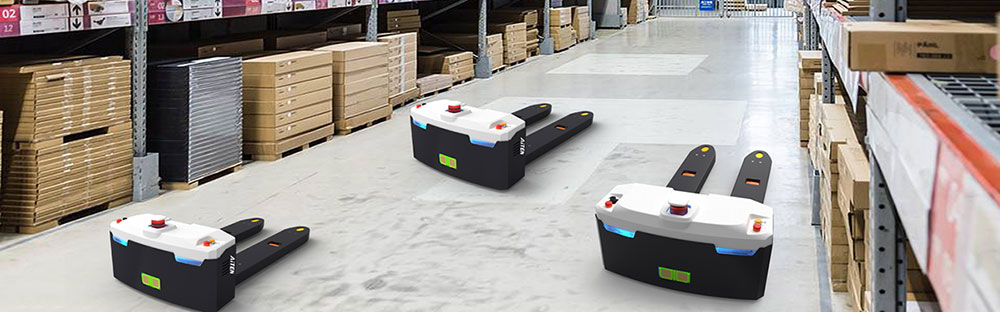 星空电竞(StarSky Sports)AGV机器人为产业发展添把“火”